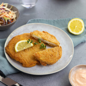 https://www.cookinesi.com/rezept/vegane-sellerieschnitzel-mit-coleslaw/